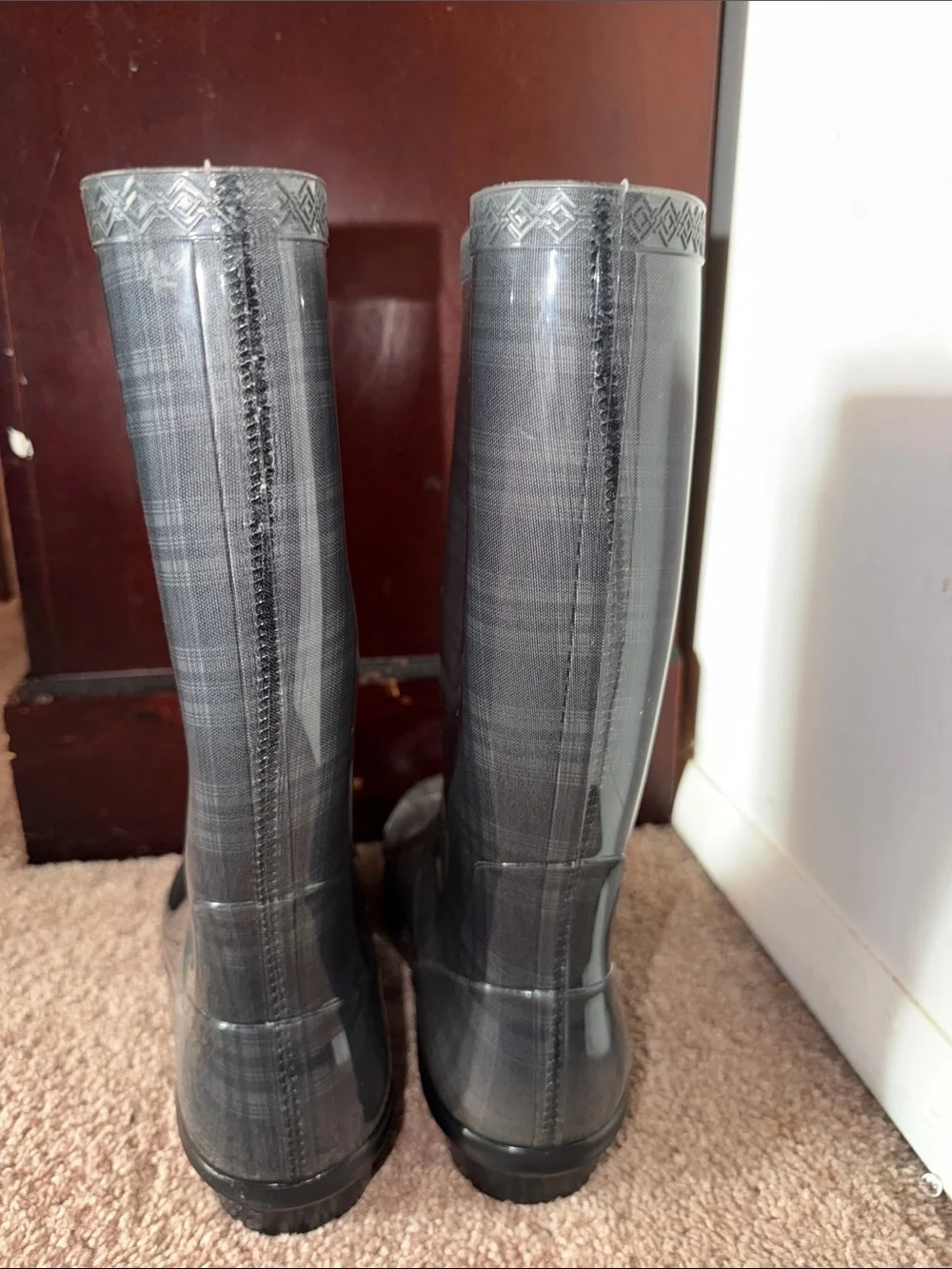 UGG Shaye Tall Black Glossy Rain Boots Women’s Size 7